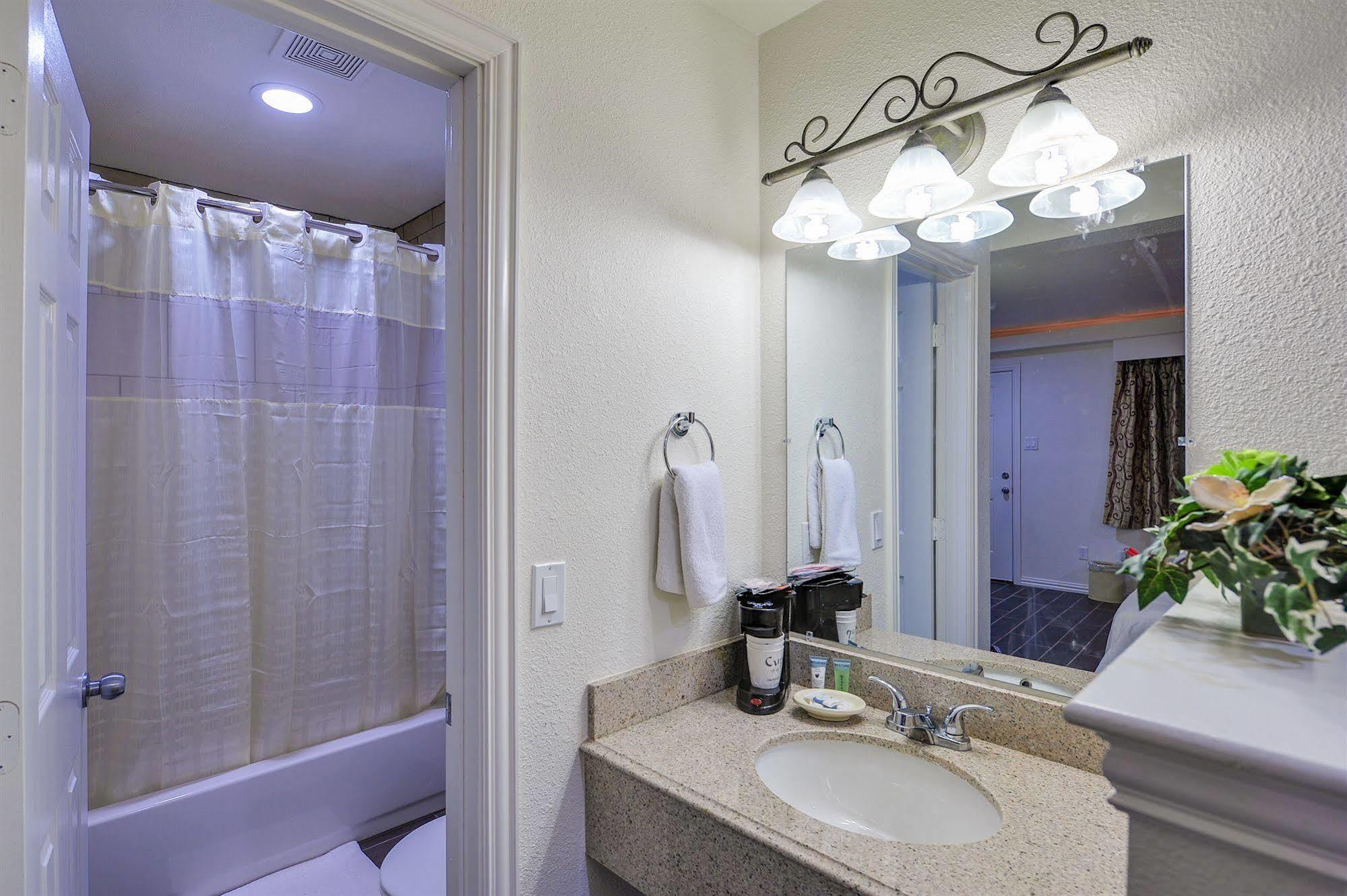 Romantic Inn & Suites Dallas Exteriör bild