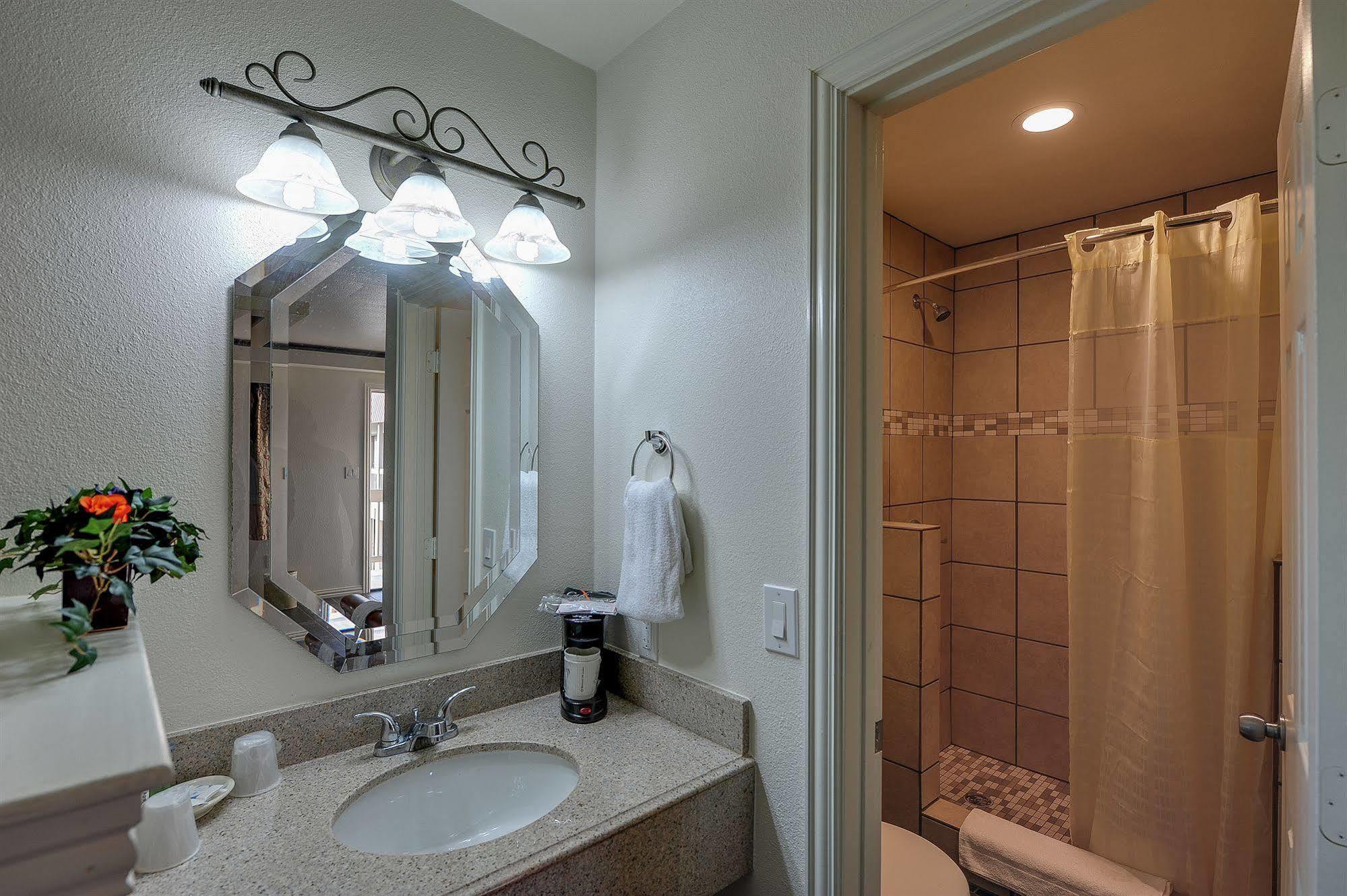 Romantic Inn & Suites Dallas Exteriör bild